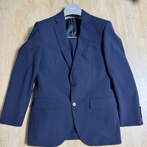 TNGT 네이비 수트 세트 팝니다. (97사이즈)