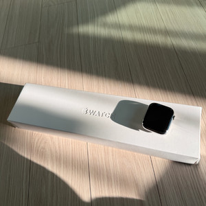 애플워치8 실버 스테인리스 셀룰러 GPS 45mm입니다