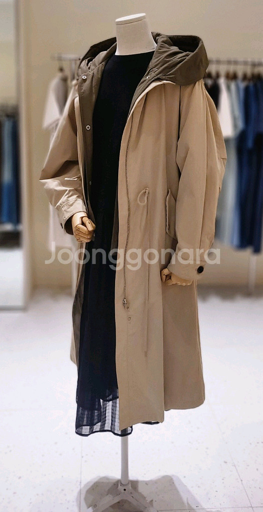 써스데이아일랜드 후드코트--2