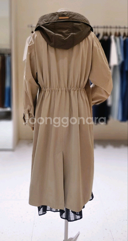 써스데이아일랜드 후드코트--4