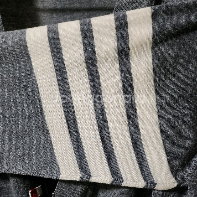 톰브라운 사선완장 메리노 울 가디건 2사이즈--2