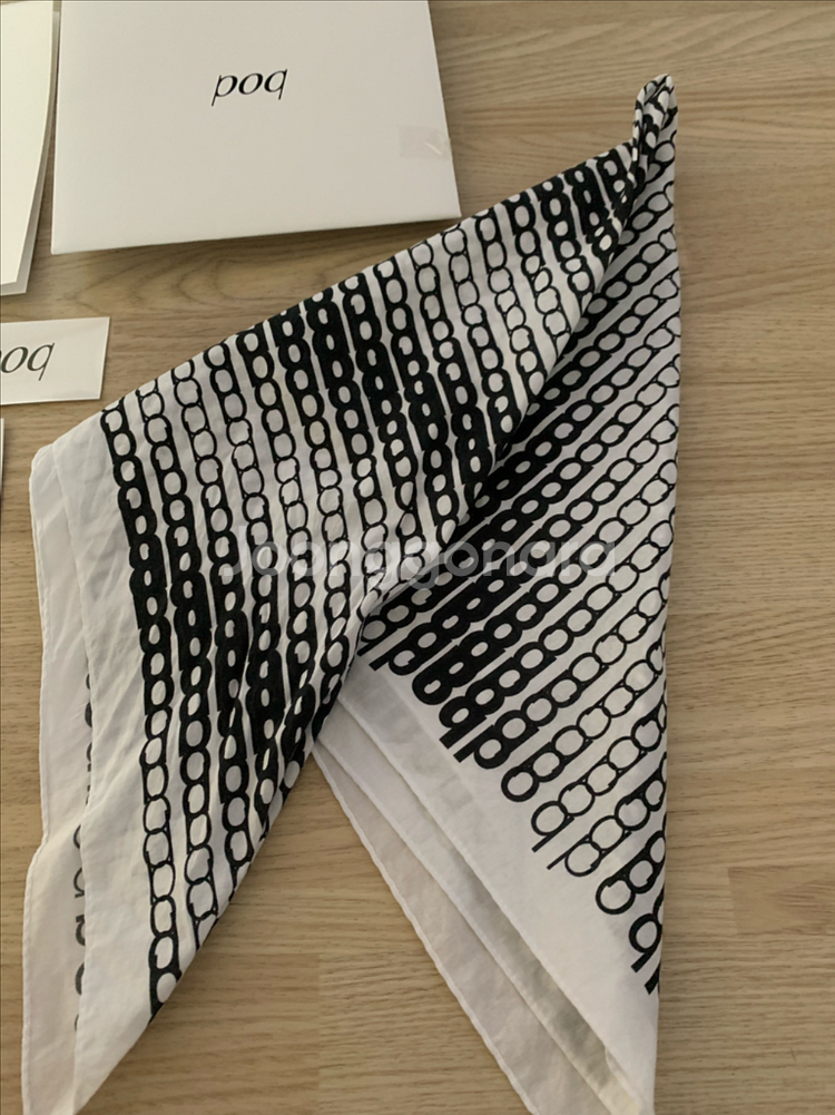 피오큐 반다나 판매합니다.--1