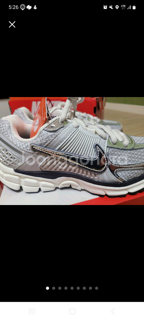 나이키 줌보메로5 새상품 245--3