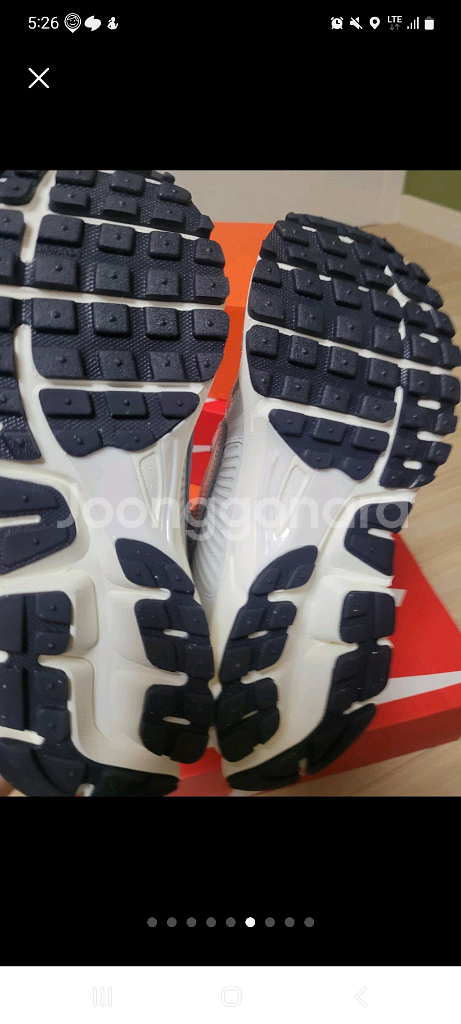 나이키 줌보메로5 새상품 245--9