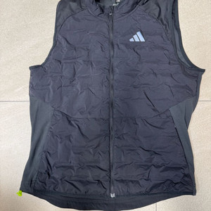 아디다스 아디제로 러닝 베스트 L사이즈 팝니다.