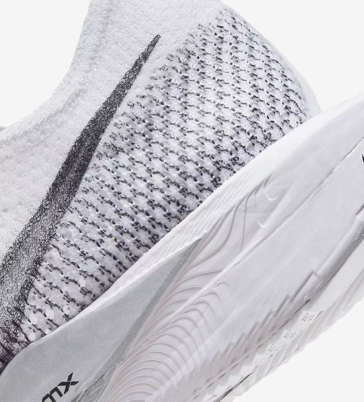 [250] 나이키 우먼스 줌X 베이퍼플라이3 러닝화 이미지