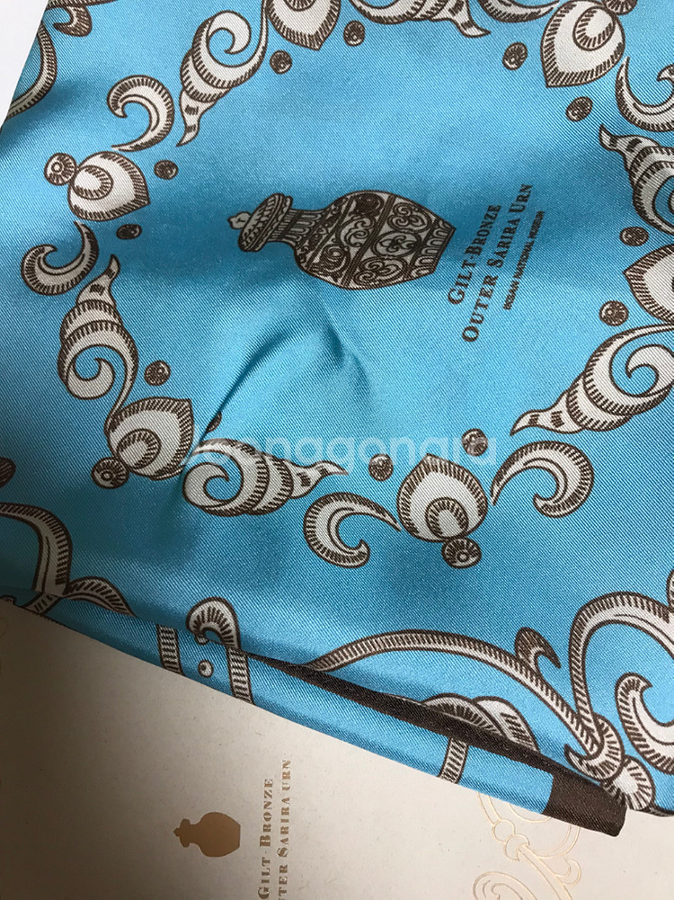 miu miu미우미우선글라스 사리외호 실크스카프--8