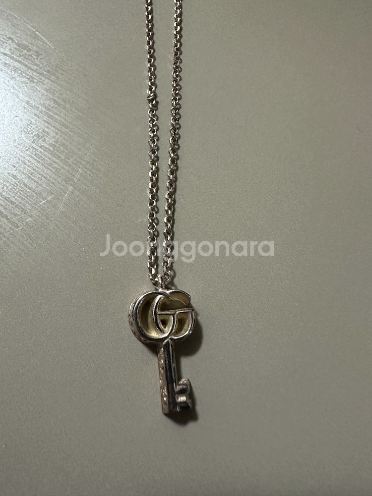 수원 구찌 실버 여자 키체인 목걸이 판매합니다 바--0