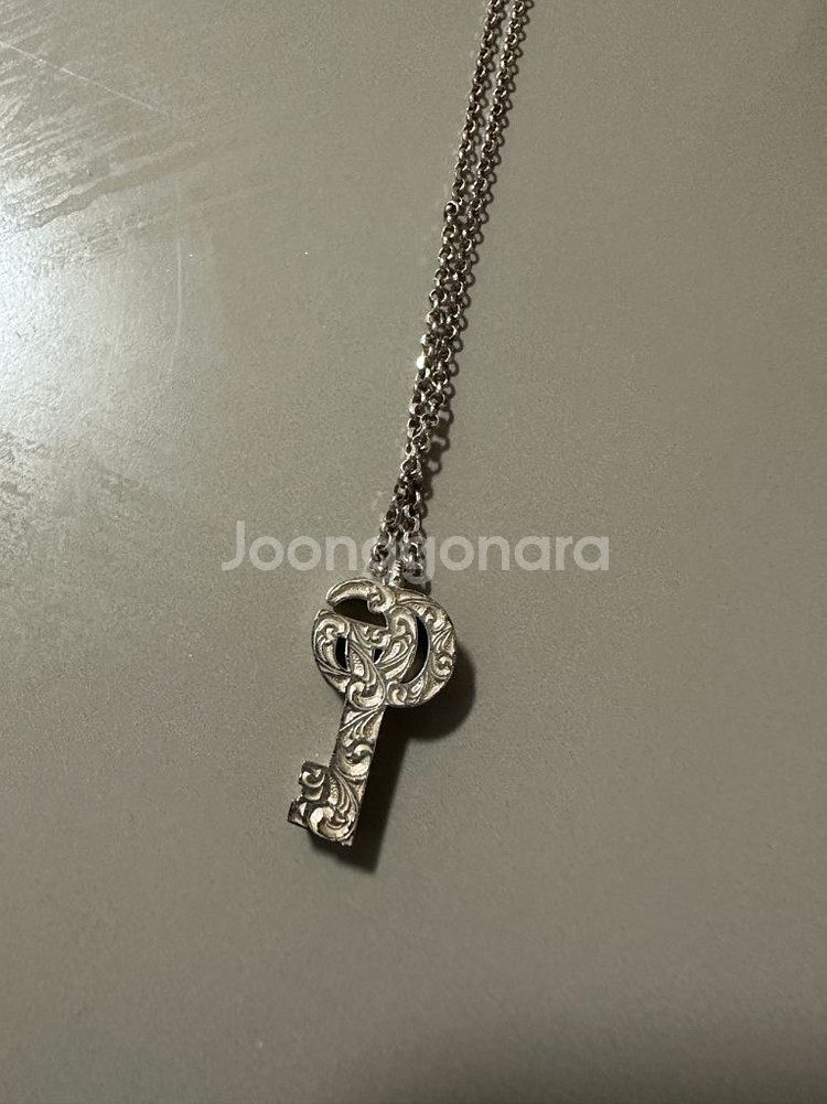 수원 구찌 실버 여자 키체인 목걸이 판매합니다 바--2