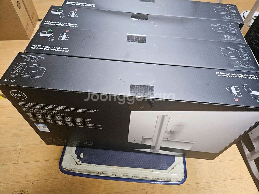 울트라샤프 U2724D 27인치 델모니터 미개봉 팝니다--3