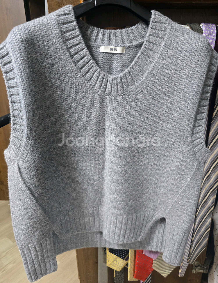 sjsj알파카 블렌드 유넥 슬릿 니트 베스트 90--0
