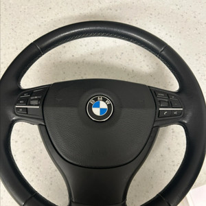 BMW F바디 M 스포츠 핸들 한정판 이미지