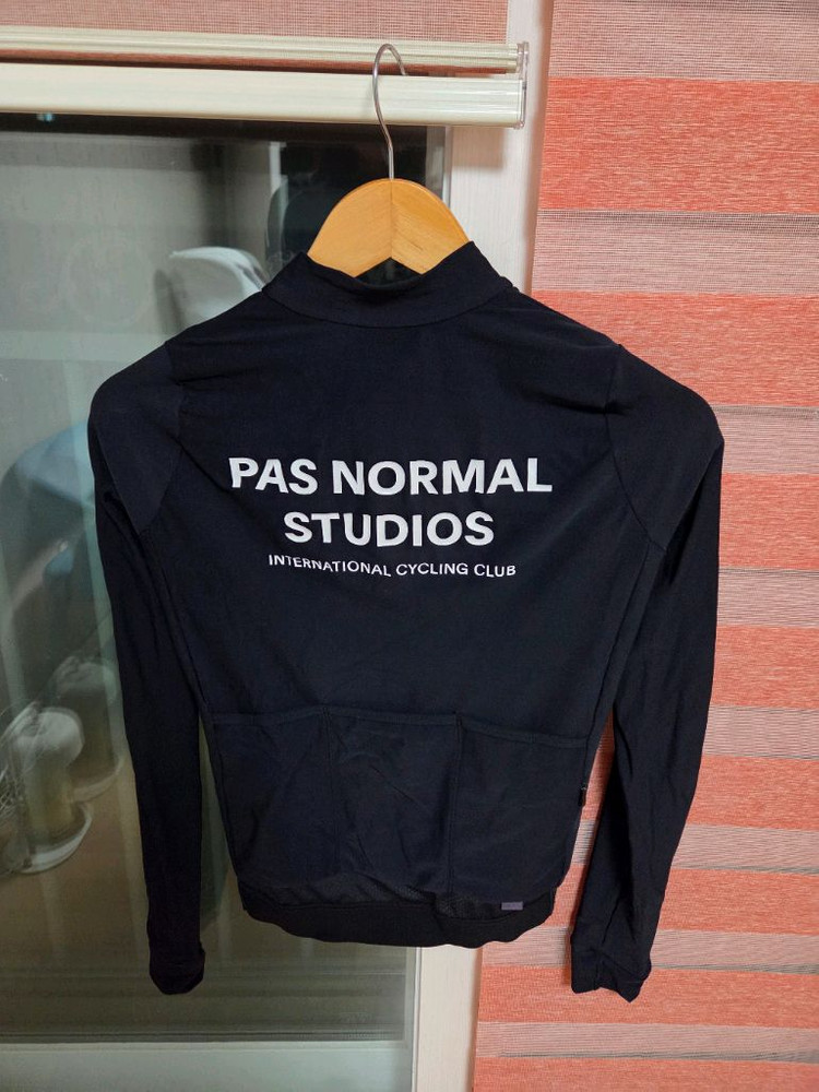 파스노말 스튜디오 여성긴팔져지 S 이미지