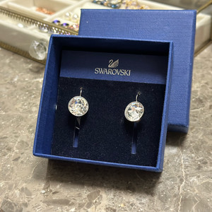 스와로브스키 벨라 귀걸이