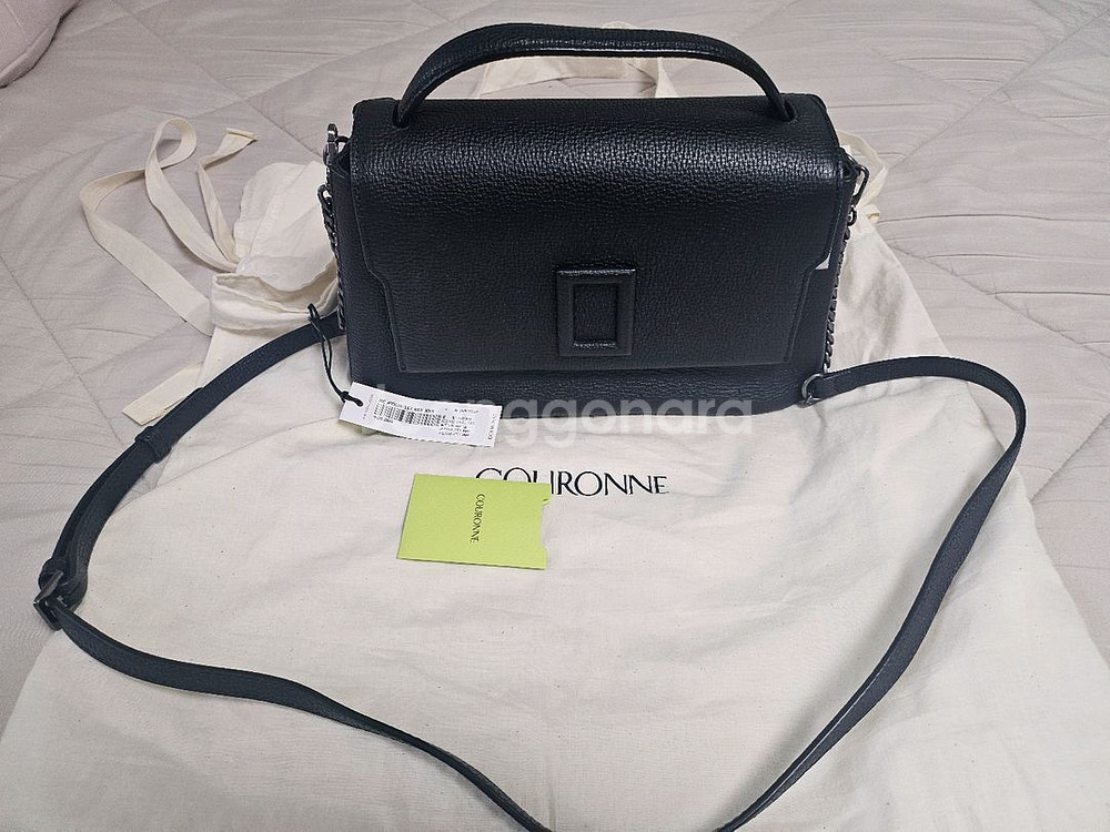 1회착용/거의새상품)쿠론 셀레나 플로츠 토트백24 블랙--0