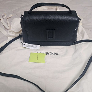 1회착용/거의새상품)쿠론 셀레나 플로츠 토트백24 블랙