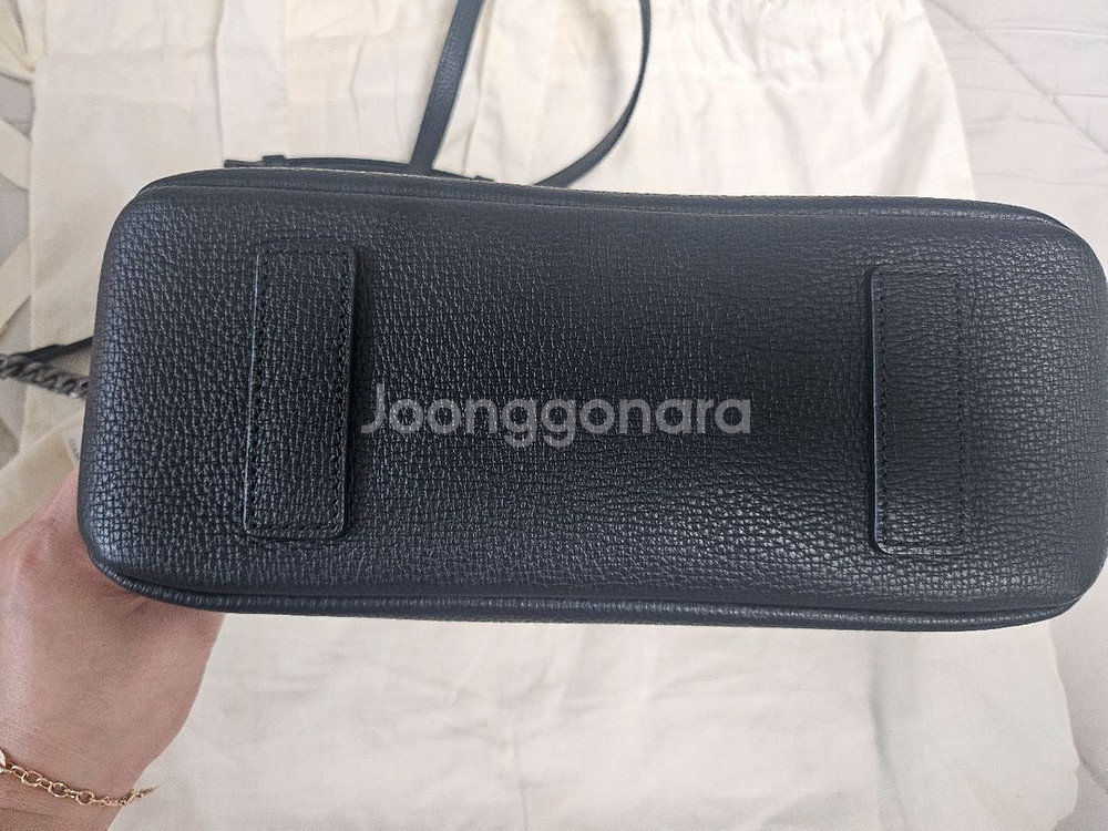 1회착용/거의새상품)쿠론 셀레나 플로츠 토트백24 블랙--5