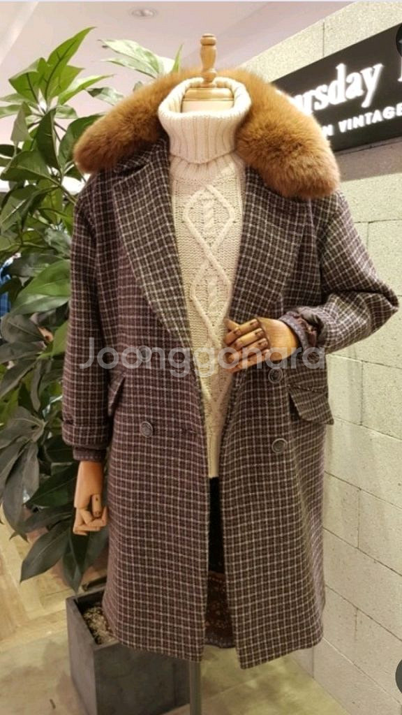 써스데이아일랜드 폭스퍼 체크코트 일반택포 9.5--1