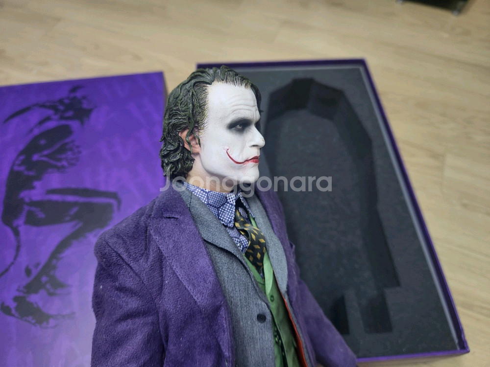 맘토이 조커 피규어 판매 합니다.--2