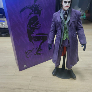 맘토이 조커 피규어 판매 합니다.