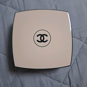 샤넬 레 베쥬 파운데이션 BR12