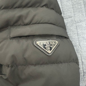 프라다 삼각로고 패딩(sgy091) 46사이즈