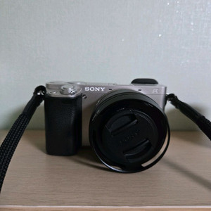 소니 A6000 미러리스 카메라