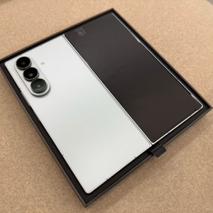 갤럭시 폴드7 512기가 민트색상 팝니다