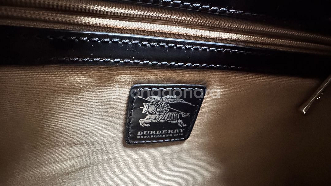 [정품] 버버리 체크 패턴 핸드백--1