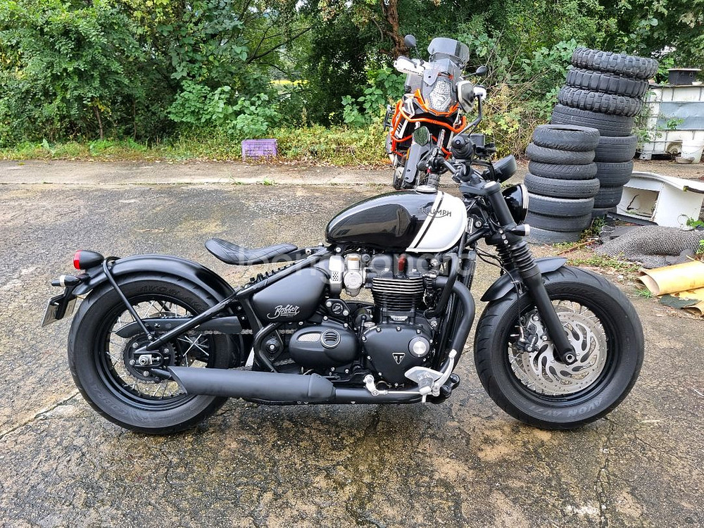 트라이엄프 본네빌 바버 블랙 5천키로--0