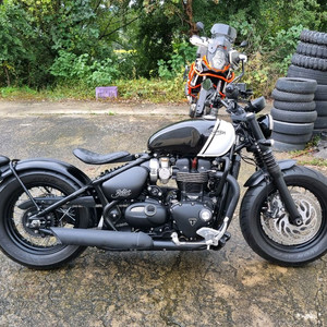 트라이엄프 본네빌 바버 블랙 5천키로