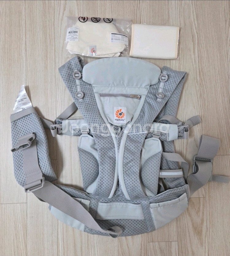 [개봉새상품]에르고베이비 아기띠 펄그레이(침받이 포함)--1