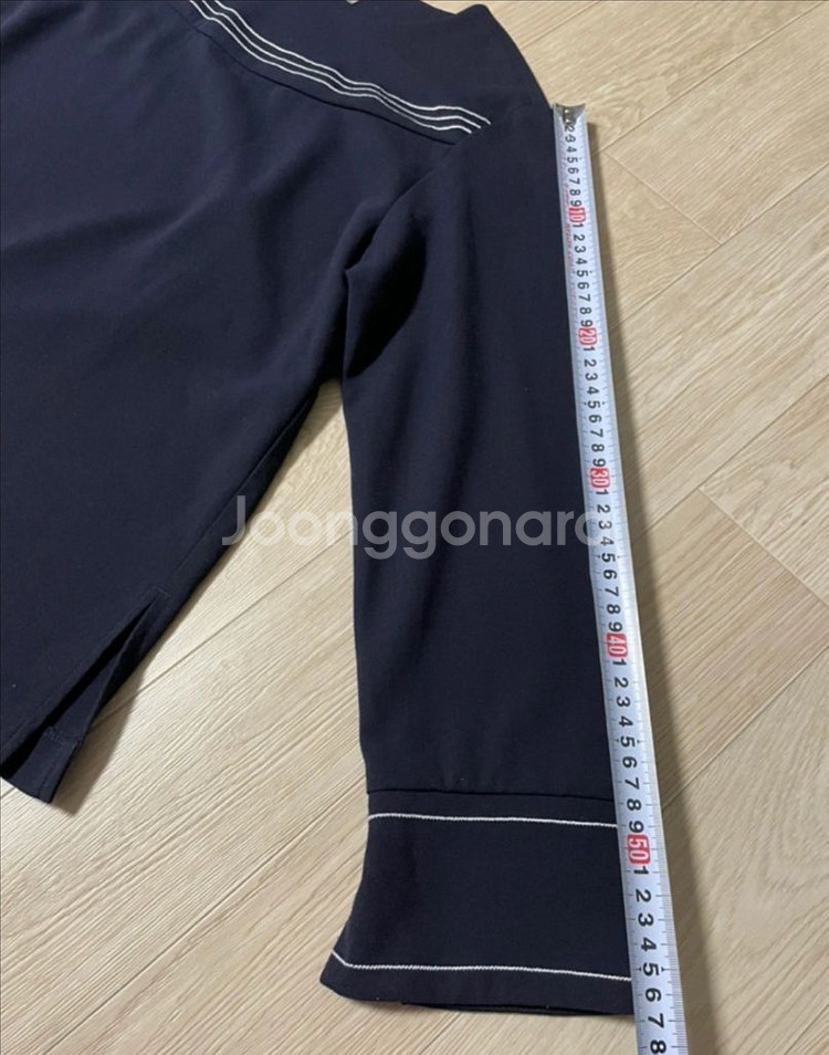 에잇세컨즈 블라우스--3