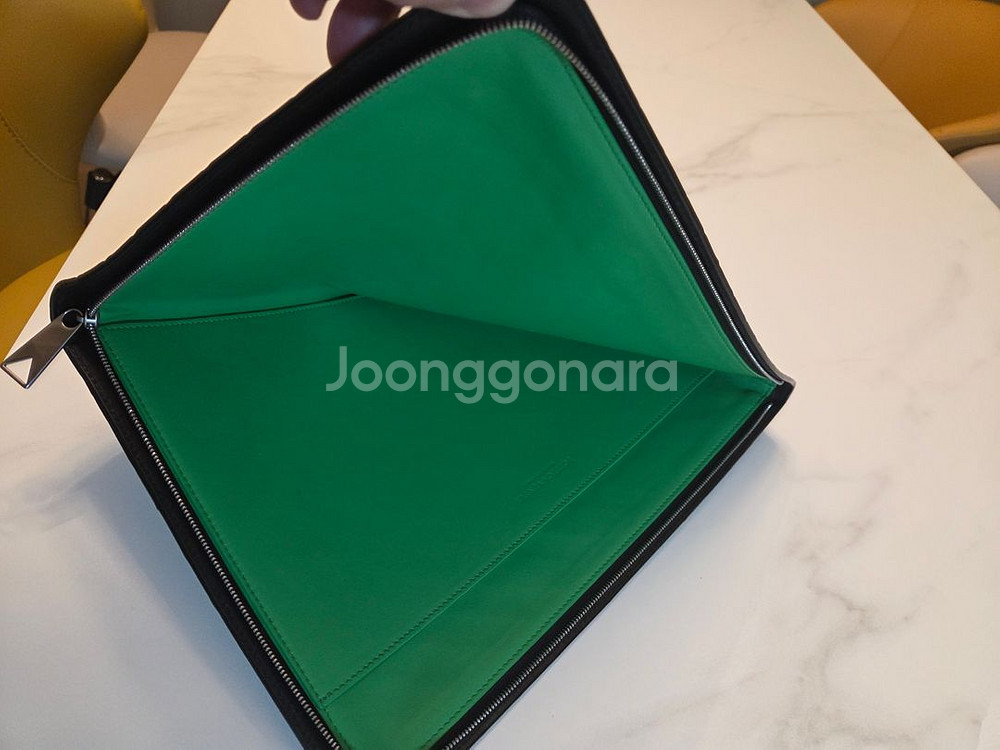 보테가베네타 인트레치아토 하프 클러치--4