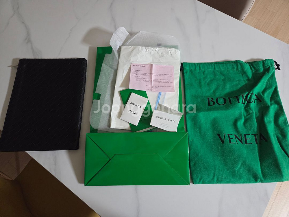 보테가베네타 인트레치아토 하프 클러치--8