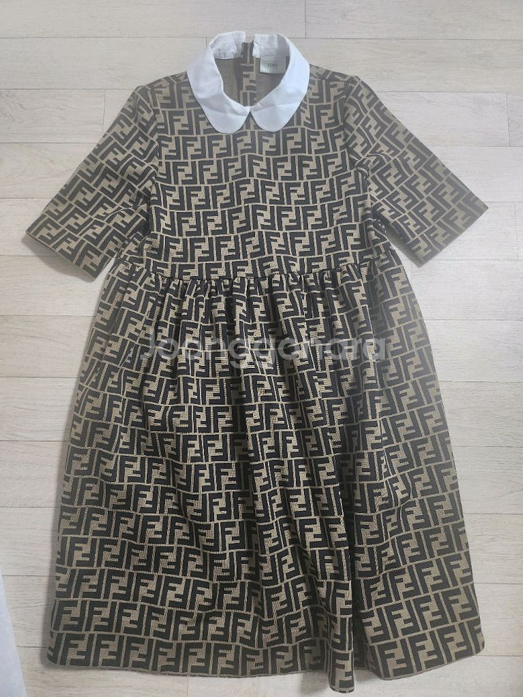 정품) 펜디12A+(성인여성가능)원피스 택포48만원--0