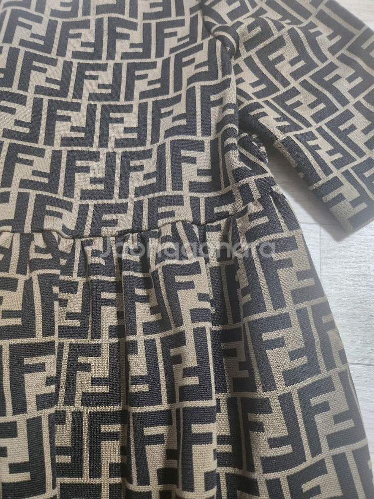 정품) 펜디12A+(성인여성가능)원피스 택포48만원--4