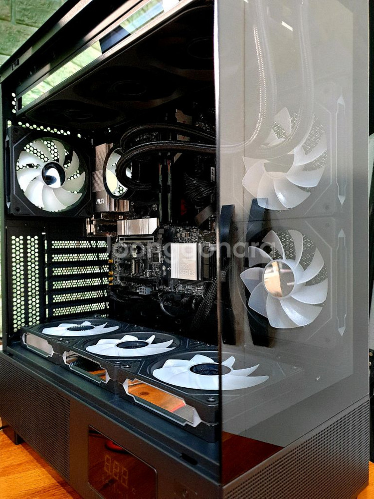 미사용 ) 반본체 게이밍 컴퓨터 9800X3D PC--2