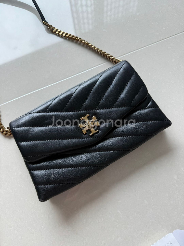 토리버치 핸드백(kira chevbon chain wallet) 정품--1