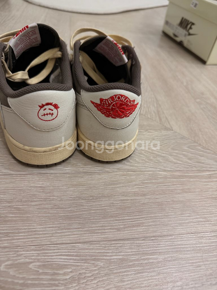 나이키 조던1 트래비스 스캇 로우 리버스 모카 240--2