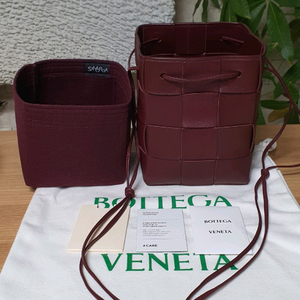 보테가 버킷백/크로스백 스몰 새상품급 정품(감정O)샤넬