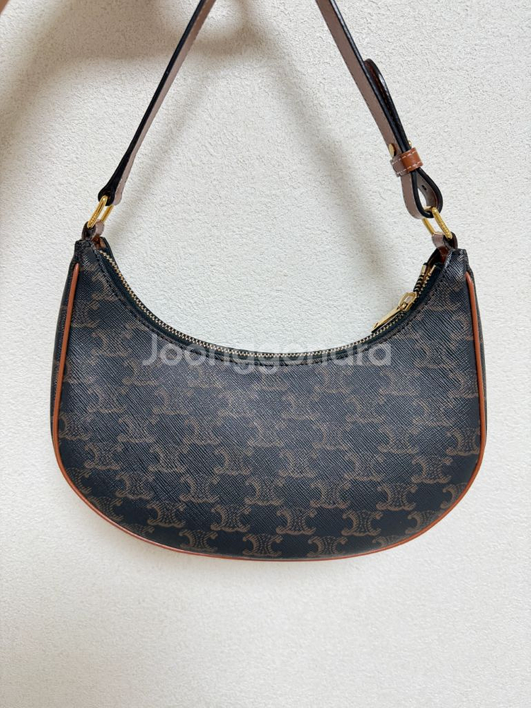 셀린느 아바백--0