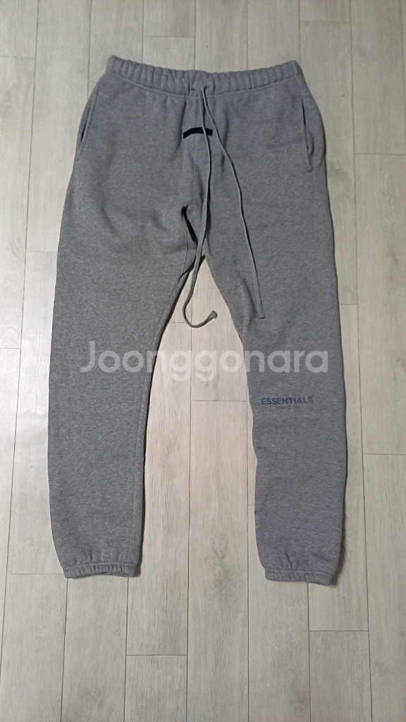 피오갓 에센셜 스웻팬츠 M사이즈--0