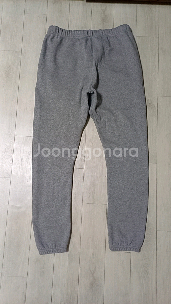 피오갓 에센셜 스웻팬츠 M사이즈--1