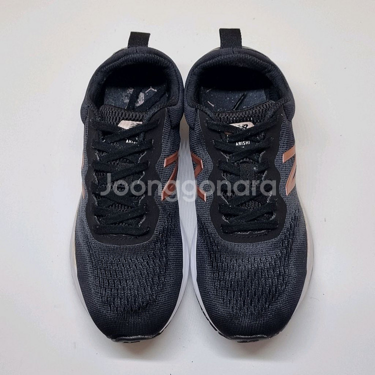 뉴발란스 프레쉬폼 아리쉬 V3 운동화 240--1