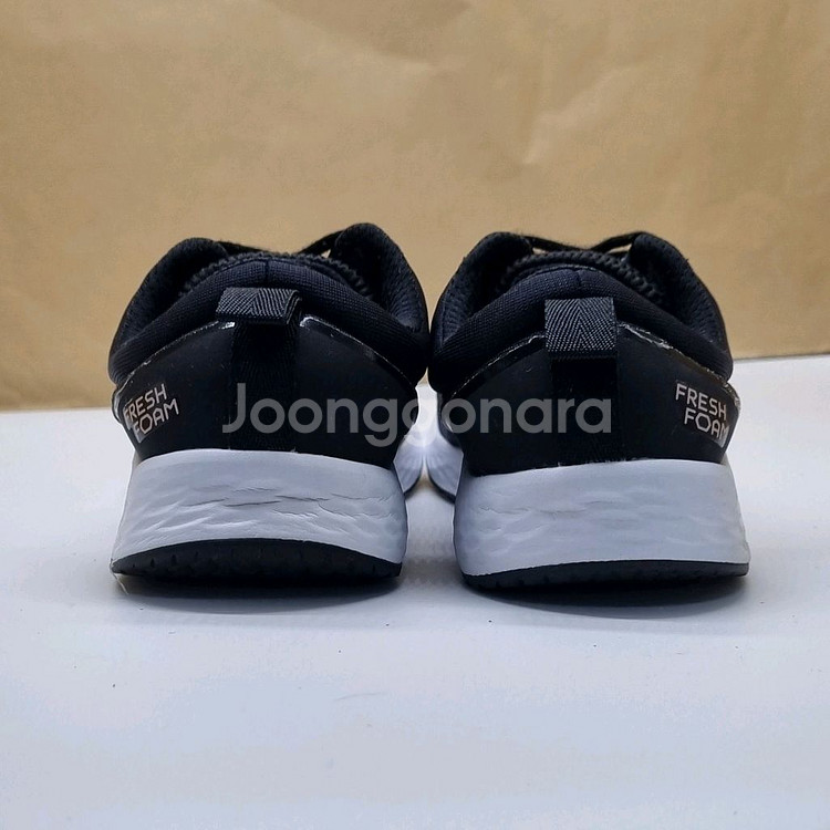 뉴발란스 프레쉬폼 아리쉬 V3 운동화 240--3