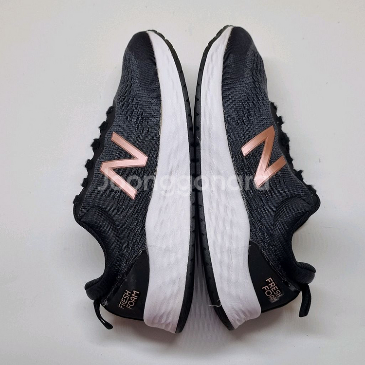 뉴발란스 프레쉬폼 아리쉬 V3 운동화 240--4