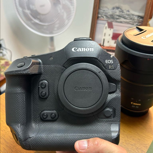 캐논 EOS R1
