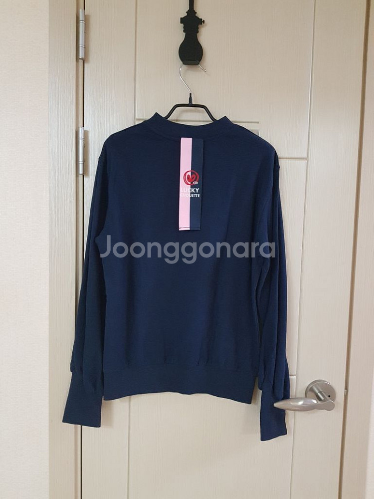 럭키슈에뜨 맨투맨--1