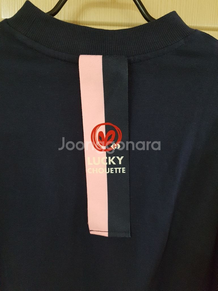 럭키슈에뜨 맨투맨--5